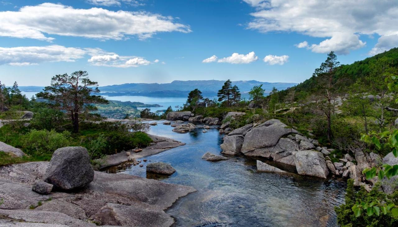 Husnes Sentrum Hotell Esterno foto