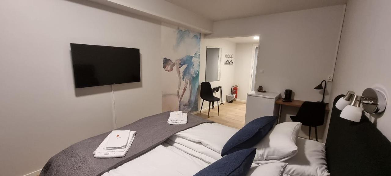 Husnes Sentrum Hotell Esterno foto