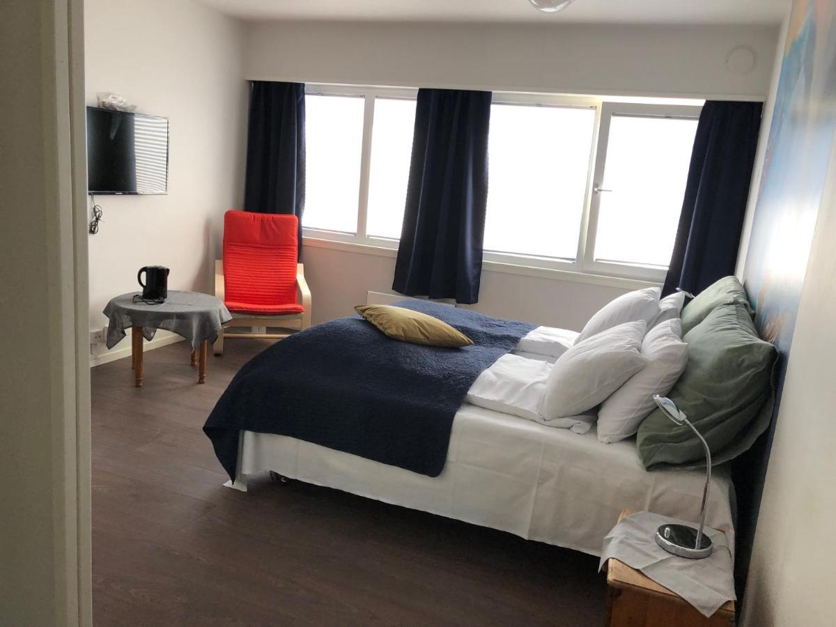 Husnes Sentrum Hotell Esterno foto