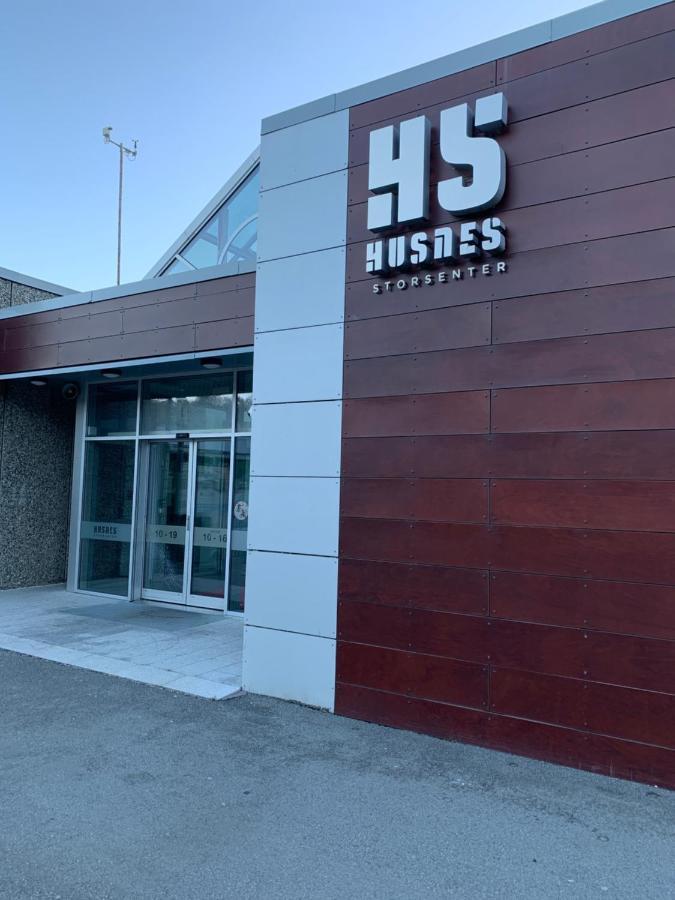 Husnes Sentrum Hotell Esterno foto